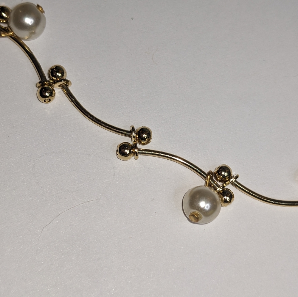 Elegant Gold Tone Pearl Accent Necklace 16 Inches - Picture 5 of 9